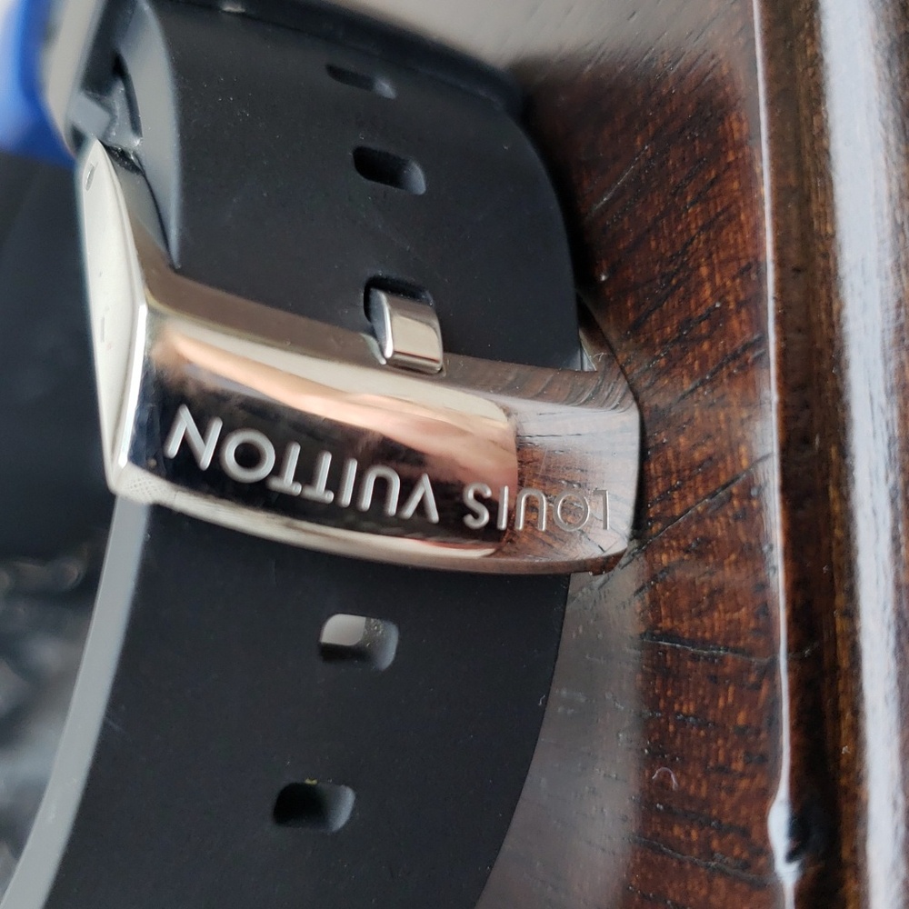 LOUIS VUITTON TAMBOUR DIVING AUTOMATIC DIAMOND BEZEL UNISEX WATCH - Picture 10 of 15